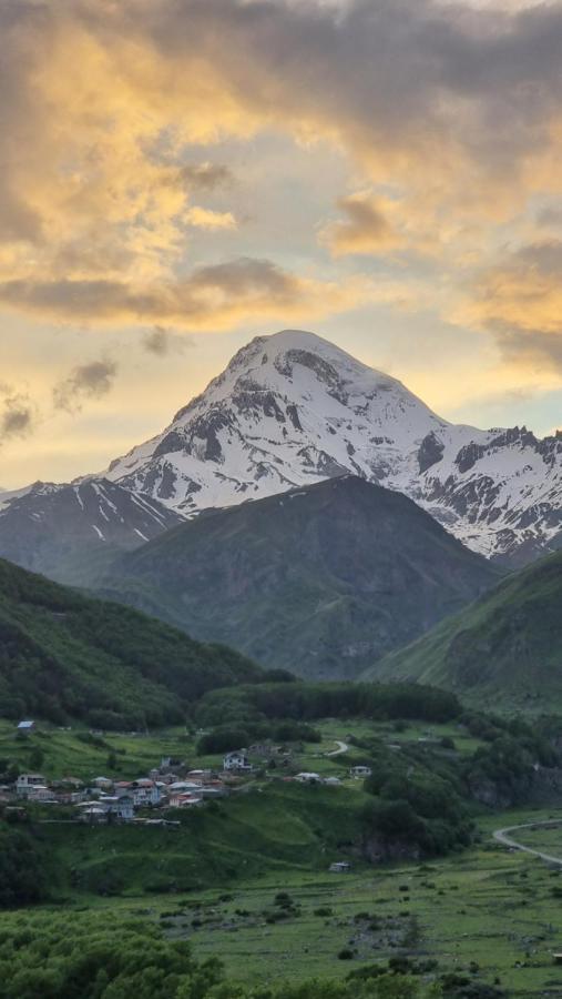 North Kazbegi Hotel Exterior foto